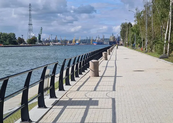 Lux New Port